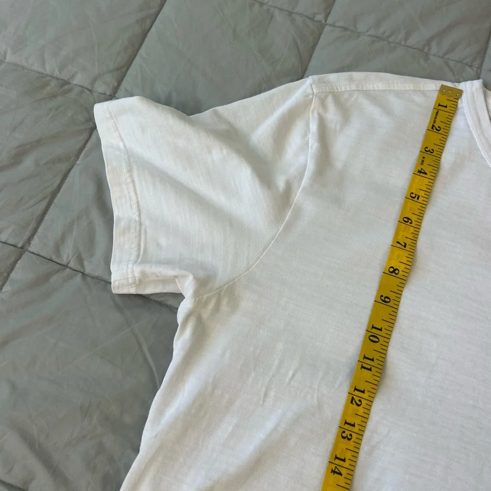 Faherty Sunwashed Regenerative Pocket Tee - White - Picture 6 of 15